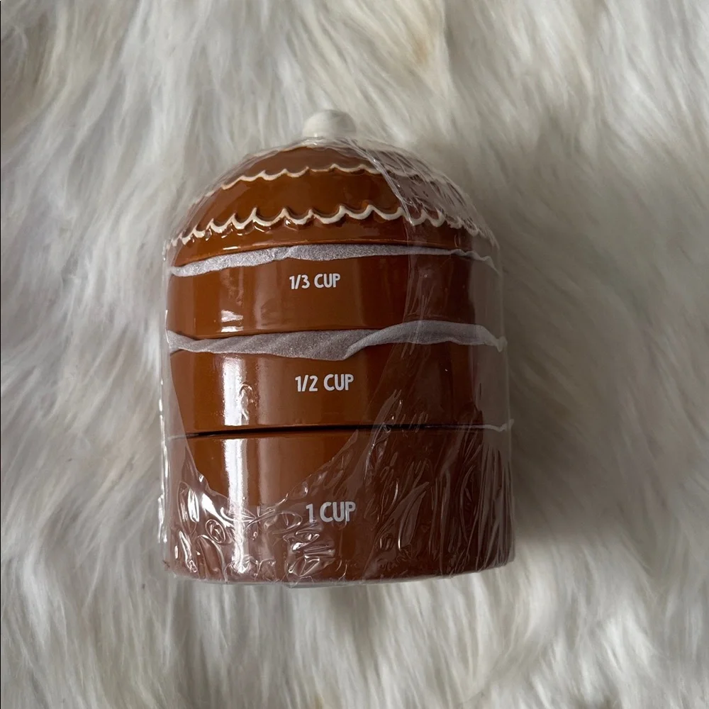 Target Bullseye Playground Christmas SET OF 4 Gingerbread House Measuring Cups